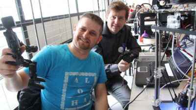 au-fablab-ils-en-pincent-pour-limprimante-3d