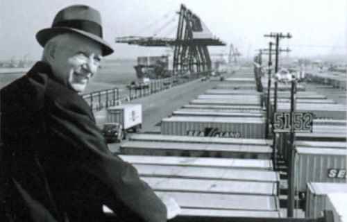 malcolm_mclean_at_railing_port_newark_1957